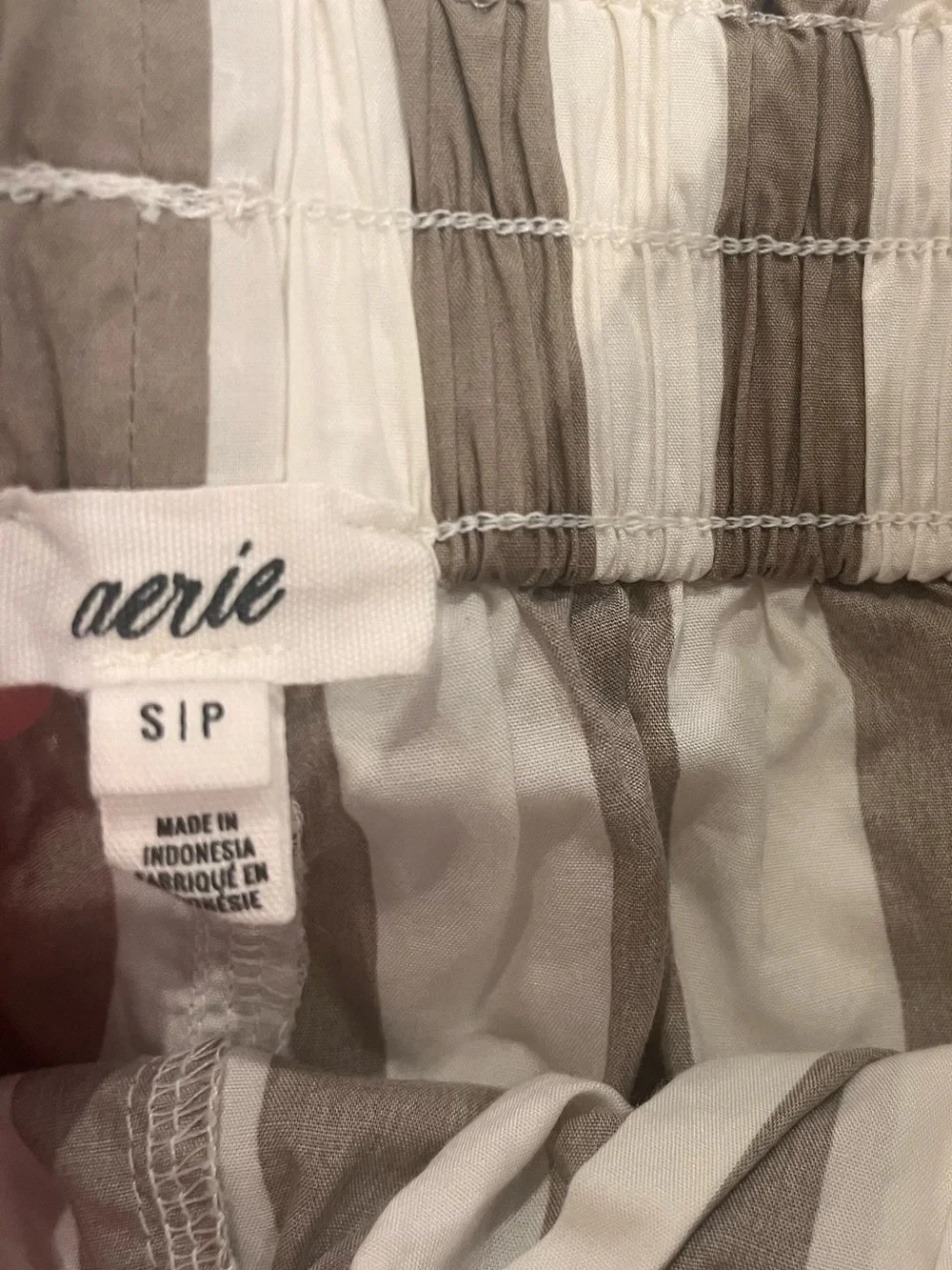 Aerie Striped Tan White Shorts SMALL Pockets Pull on Elastic Casual Boxer Lounge - Picture 2 of 8